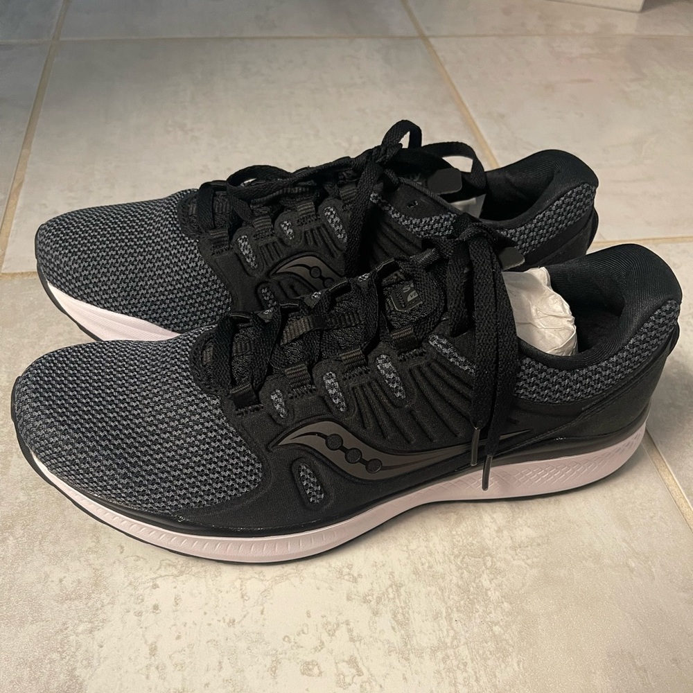 NEW Saucony Women’s VersaFoam Inferno
